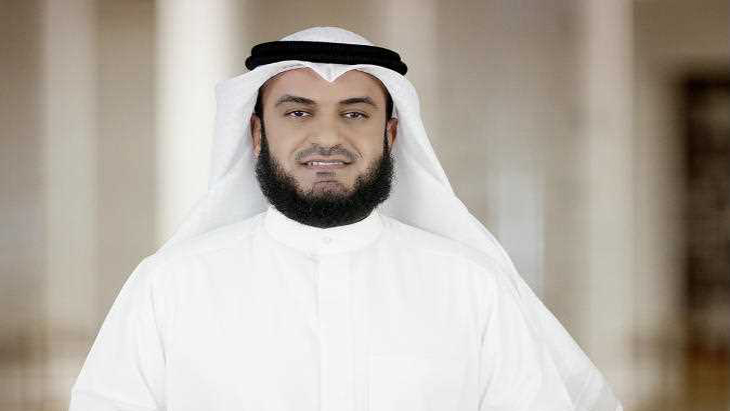 بالفيديو: الشيخ مشاري العفاسي يتناول وجبة 